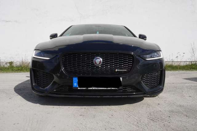 Imagine Jaguar XE D200 Aut. R-Dynamic Black