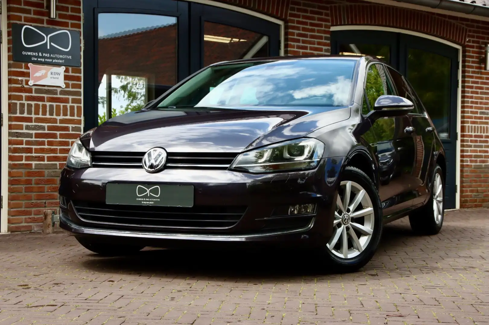 Volkswagen Golf 1.2 TSI Business Edition | XENON | CRUISE | STUURW Mauve - 1