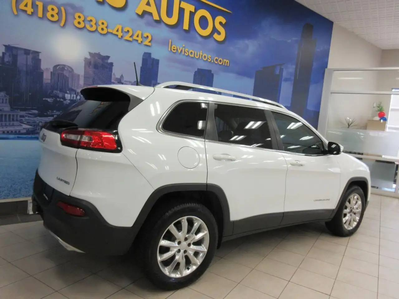 Jeep Cherokee снимка Jeep Cherokee