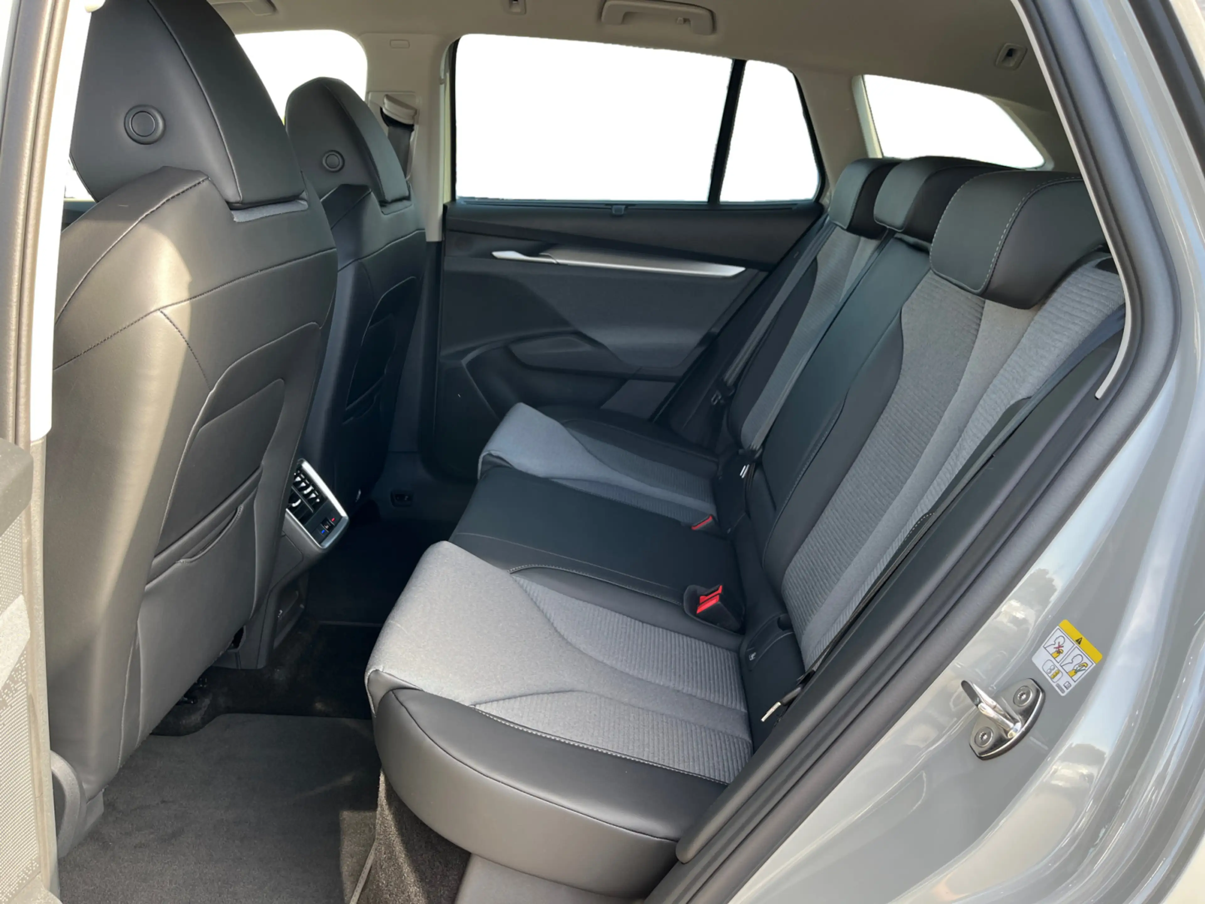 Skoda Enyaq Selection 85 82 kWh 286 PS AHK Plus Paket — photo 11