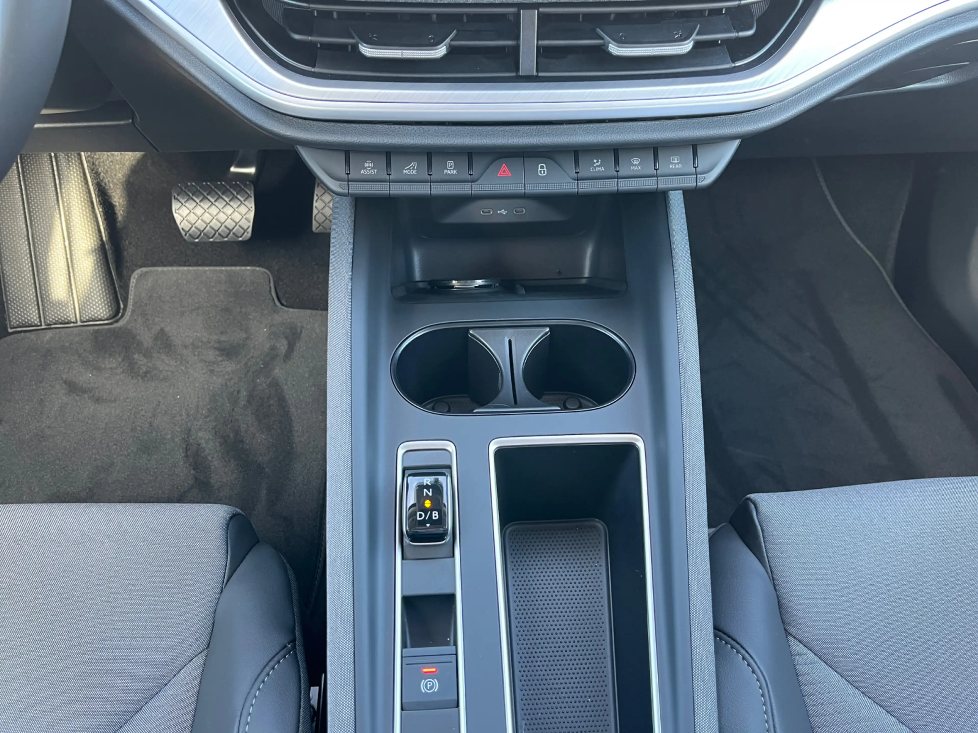 Skoda Enyaq Selection 85 82 kWh 286 PS AHK Plus Paket — photo 8