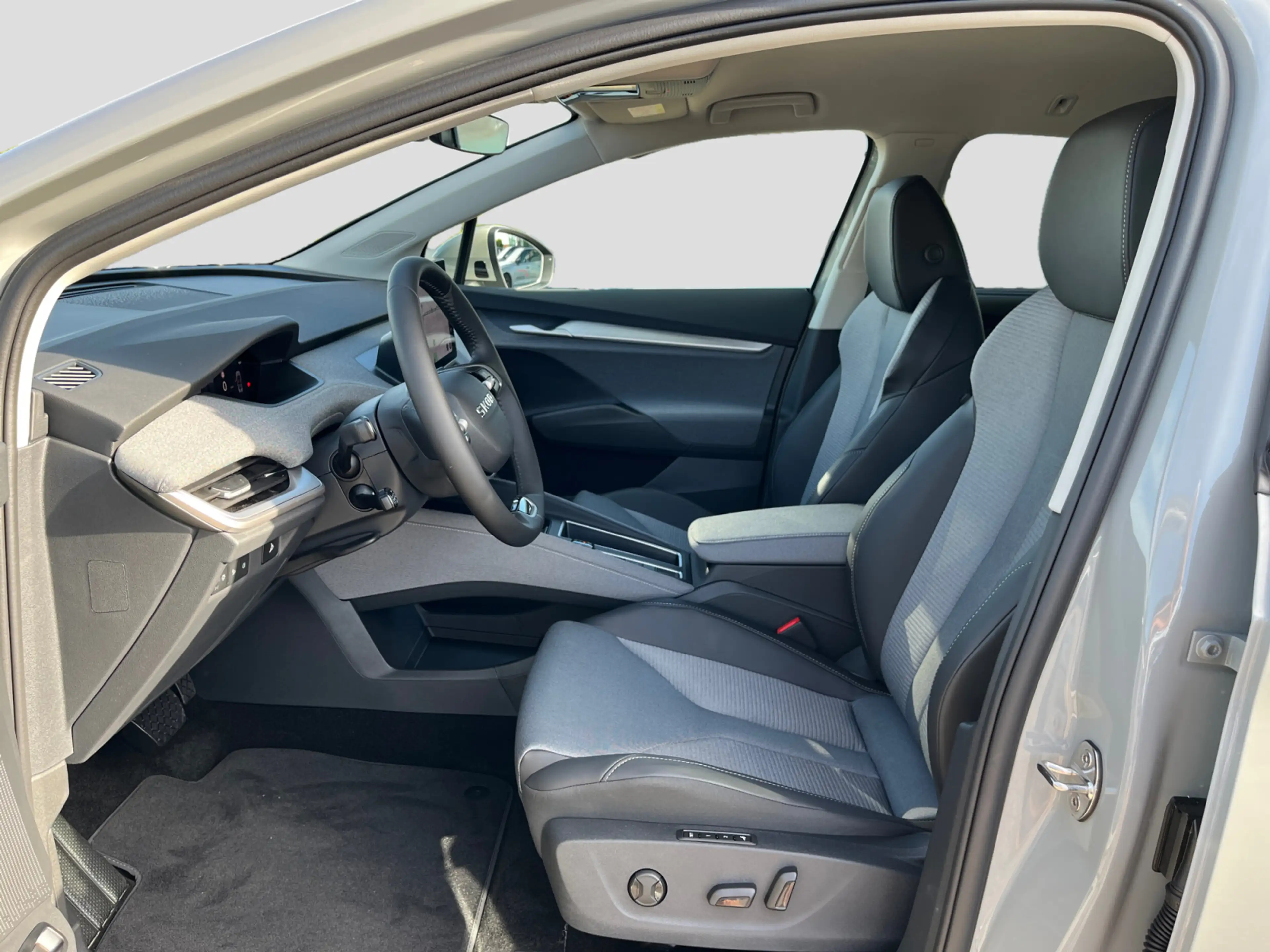 Skoda Enyaq Selection 85 82 kWh 286 PS AHK Plus Paket — photo 10