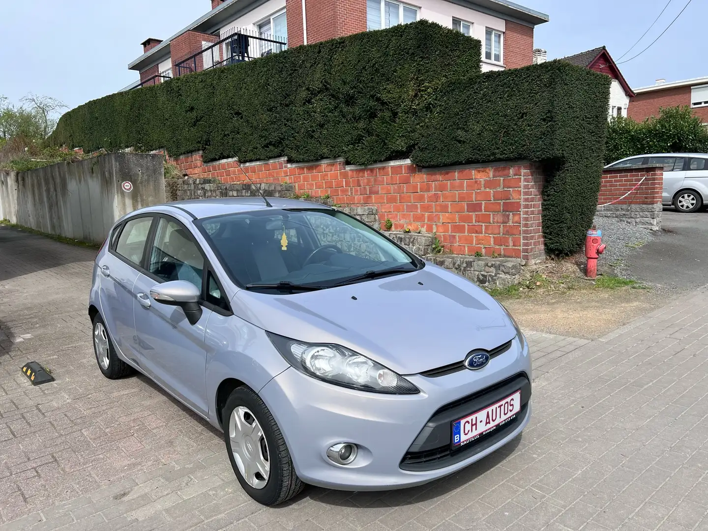 Ford Fiesta 1.4i Sound Connection Plus Titanium Grijs - 1