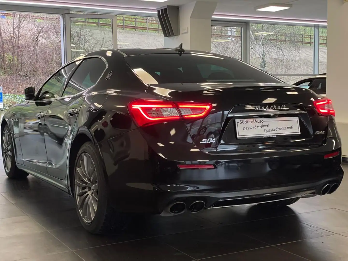 Maserati Ghibli V6 430 CV Q4 Granlusso Fekete - 2