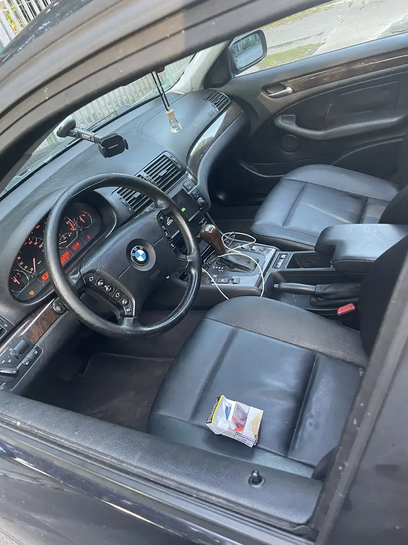 BMW 325 325xi - 2