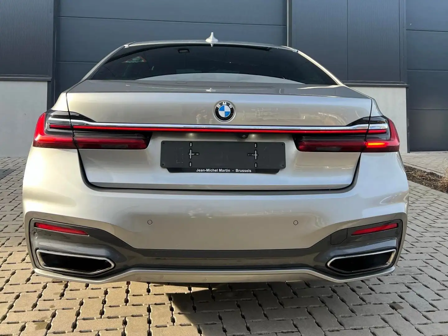 BMW 730 730d siva - 2