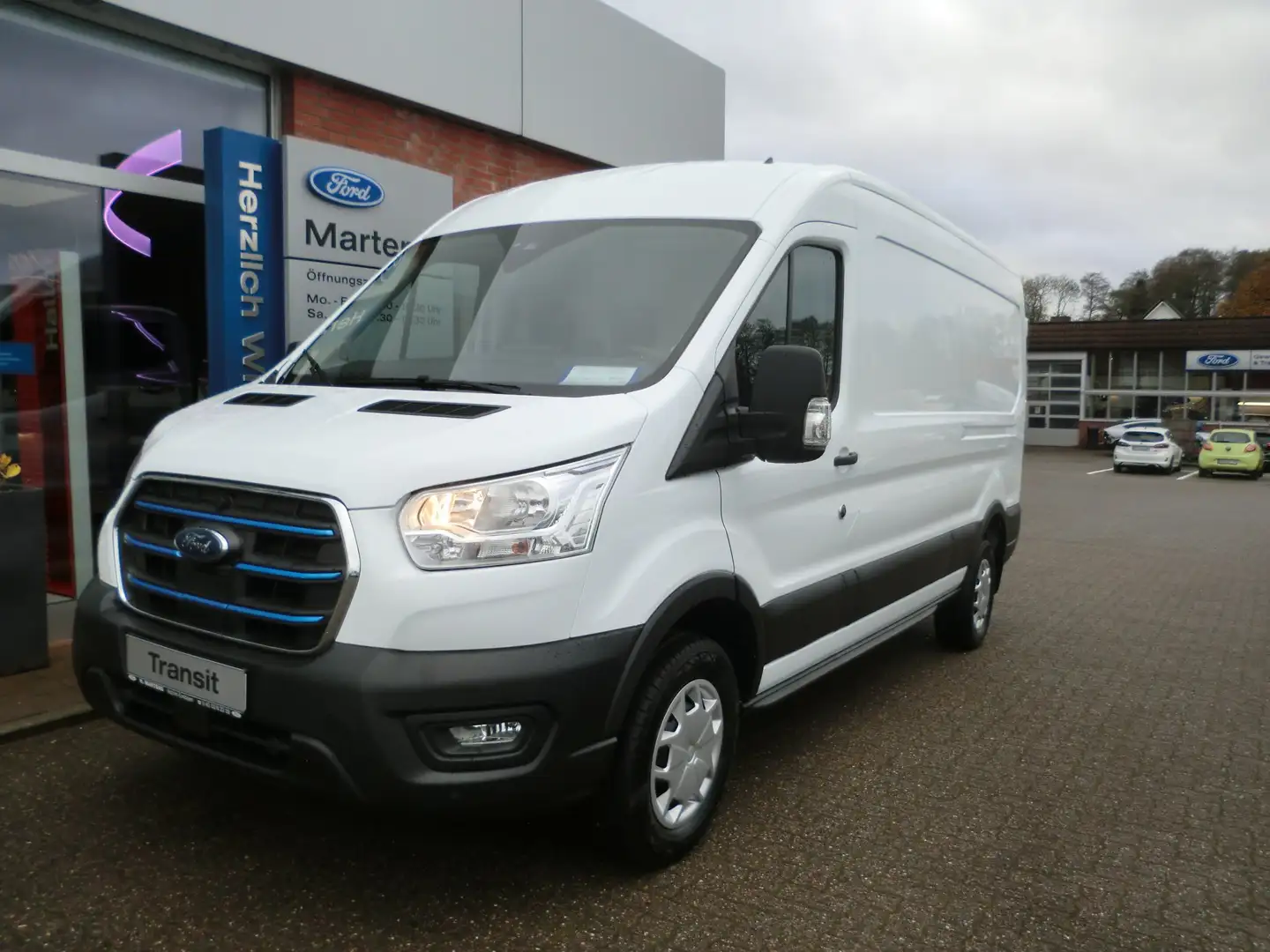 Ford E-Transit E-Transit 350 L3H2 Trend 184PS | ProPower On-Board Weiß - 1