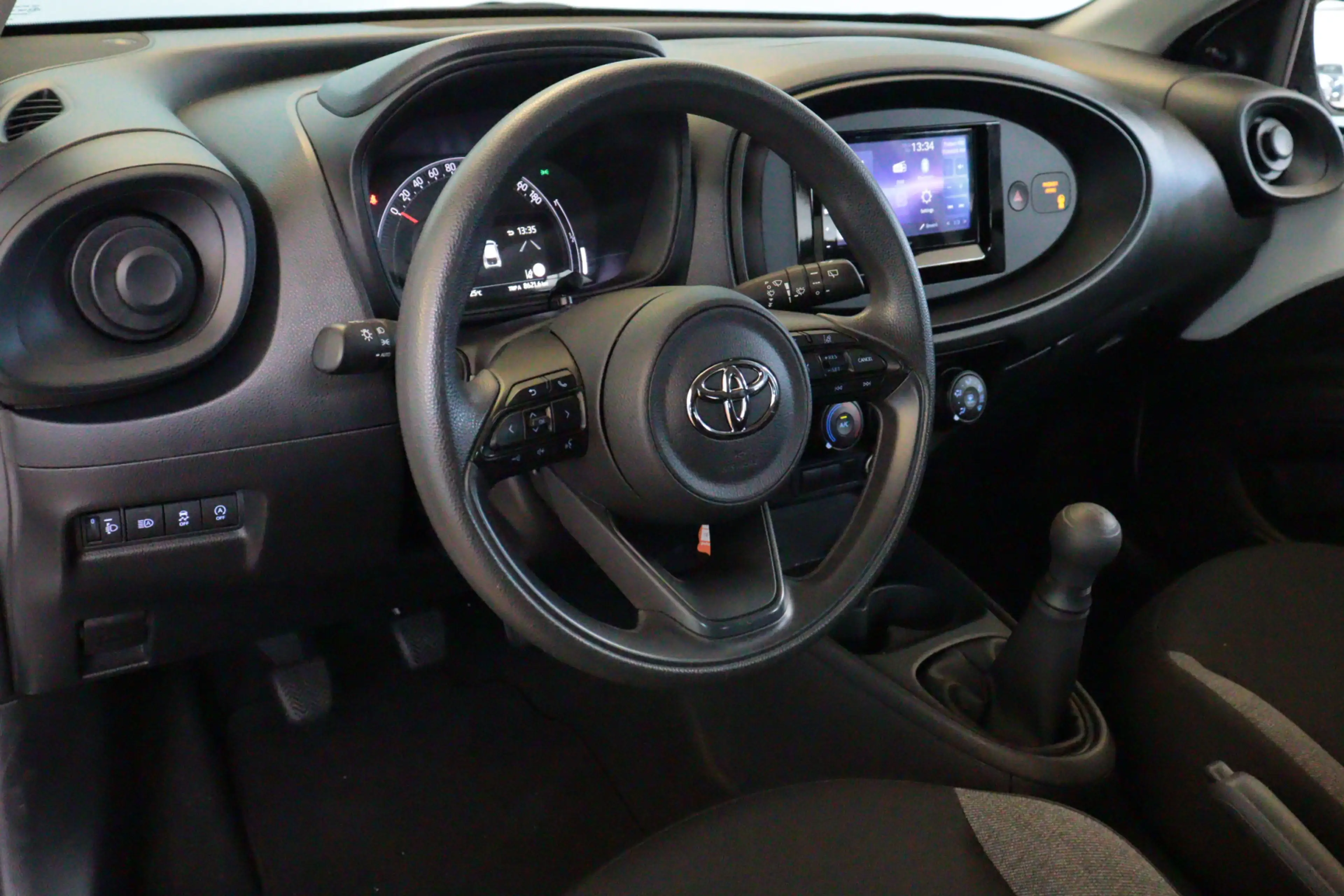 Toyota Aygo X 1.0 VVT-i MT | APPCONNECT | AIRCO | ADAP CRUISE | — photo 4