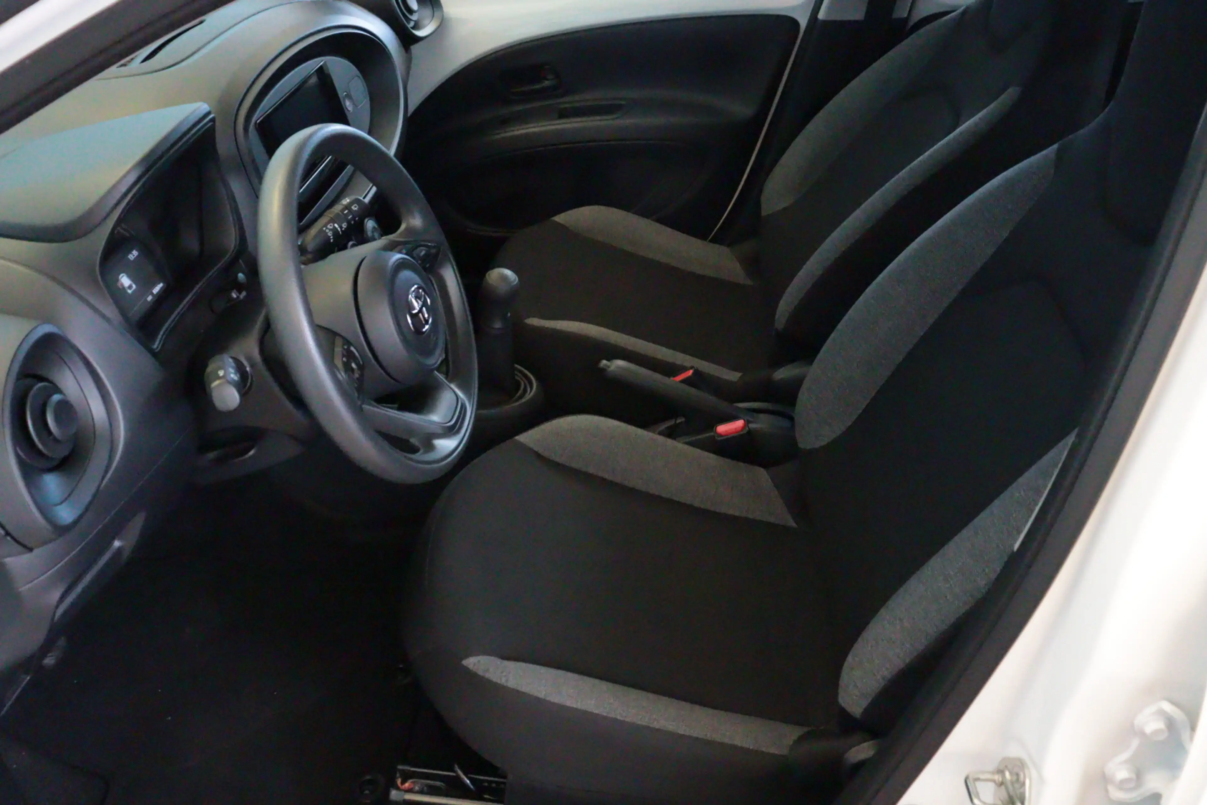 Toyota Aygo X 1.0 VVT-i MT | APPCONNECT | AIRCO | ADAP CRUISE | — photo 5