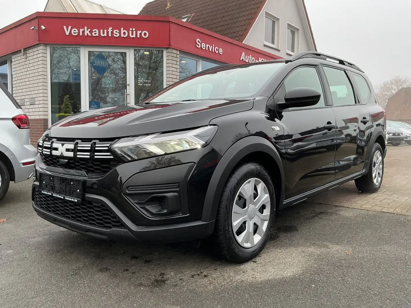 Dacia Jogger Essential 1.0 TCE 7-Sitzer SHZ BT LED Schwarz - 1