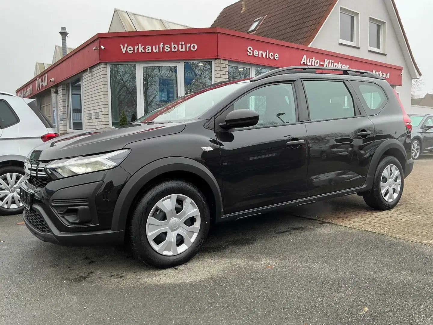 Dacia Jogger Essential 1.0 TCE 7-Sitzer SHZ BT LED Schwarz - 2