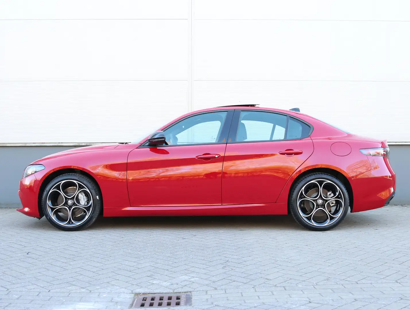 Alfa Romeo Giulia 2.0 280pk GME AWD Sprint | Schuifdak | Lederen Bek Red - 2
