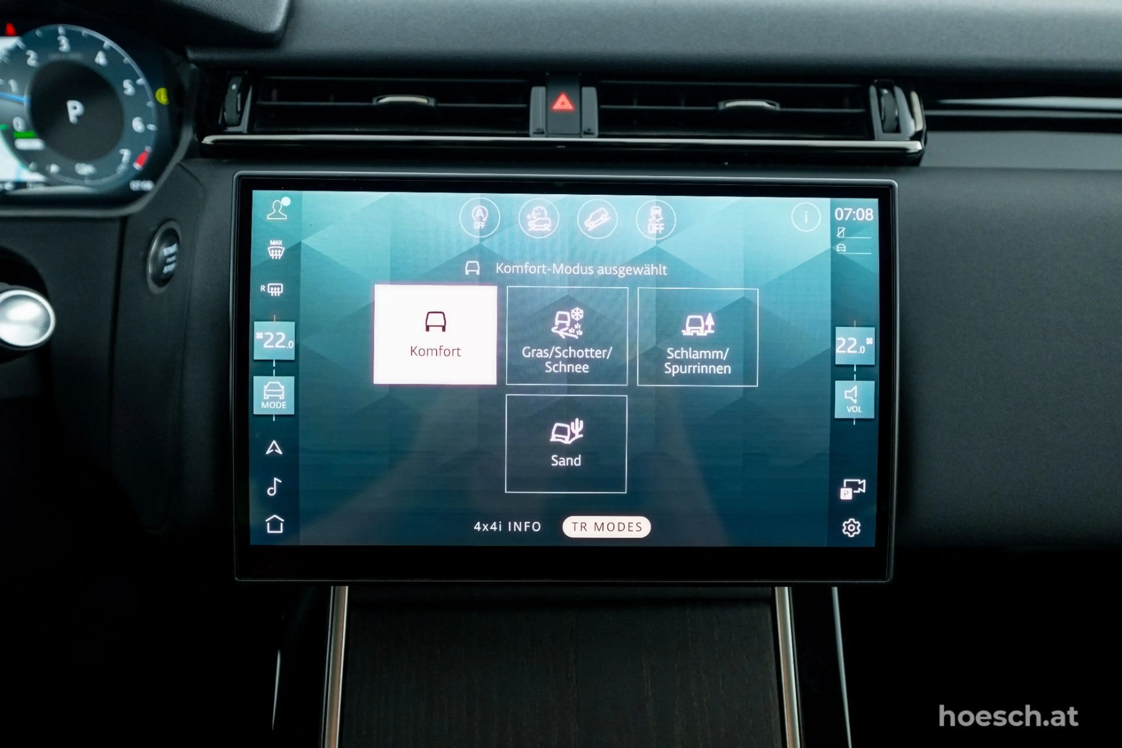 Land Rover Range Rover Velar P400e Dynamic HSE 21" BLACK PANO DYNAMIC ++ — photo 14