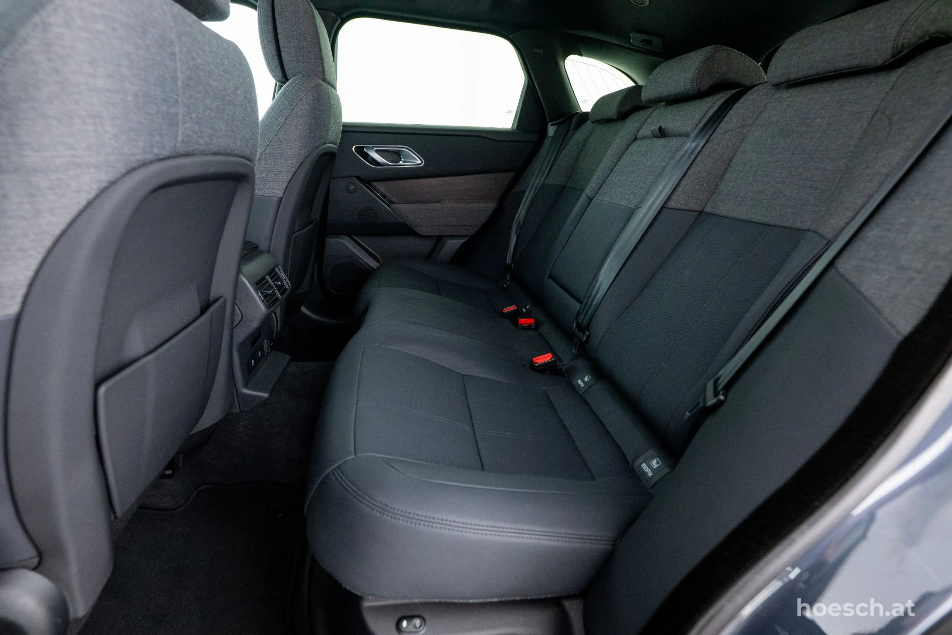 Land Rover Range Rover Velar P400e Dynamic HSE 21" BLACK PANO DYNAMIC ++ — photo 7