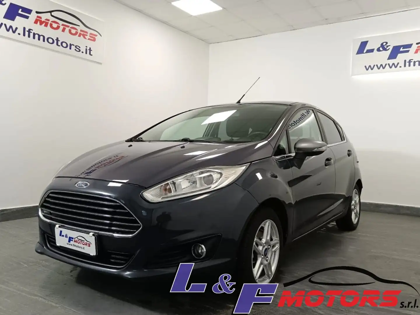Ford Fiesta Fiesta 1.5 TDCi 75CV 5 porte Titanium Grigio - 2