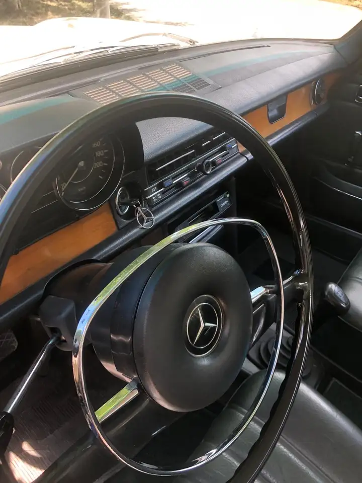Mercedes-Benz 250 W114. Paint DB670 Hellelfenbein, foto 7