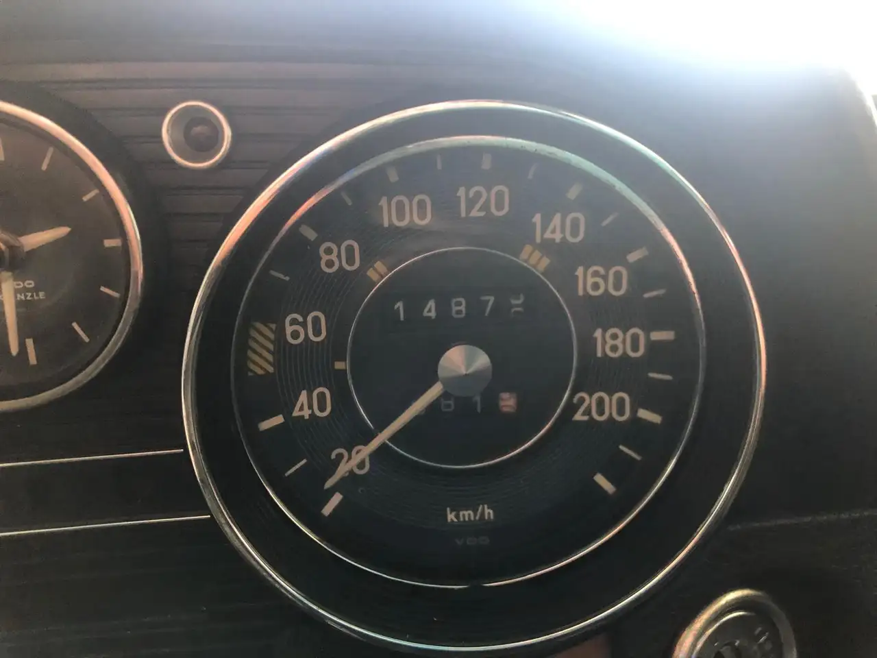Mercedes-Benz 250 W114. Paint DB670 Hellelfenbein, foto 10