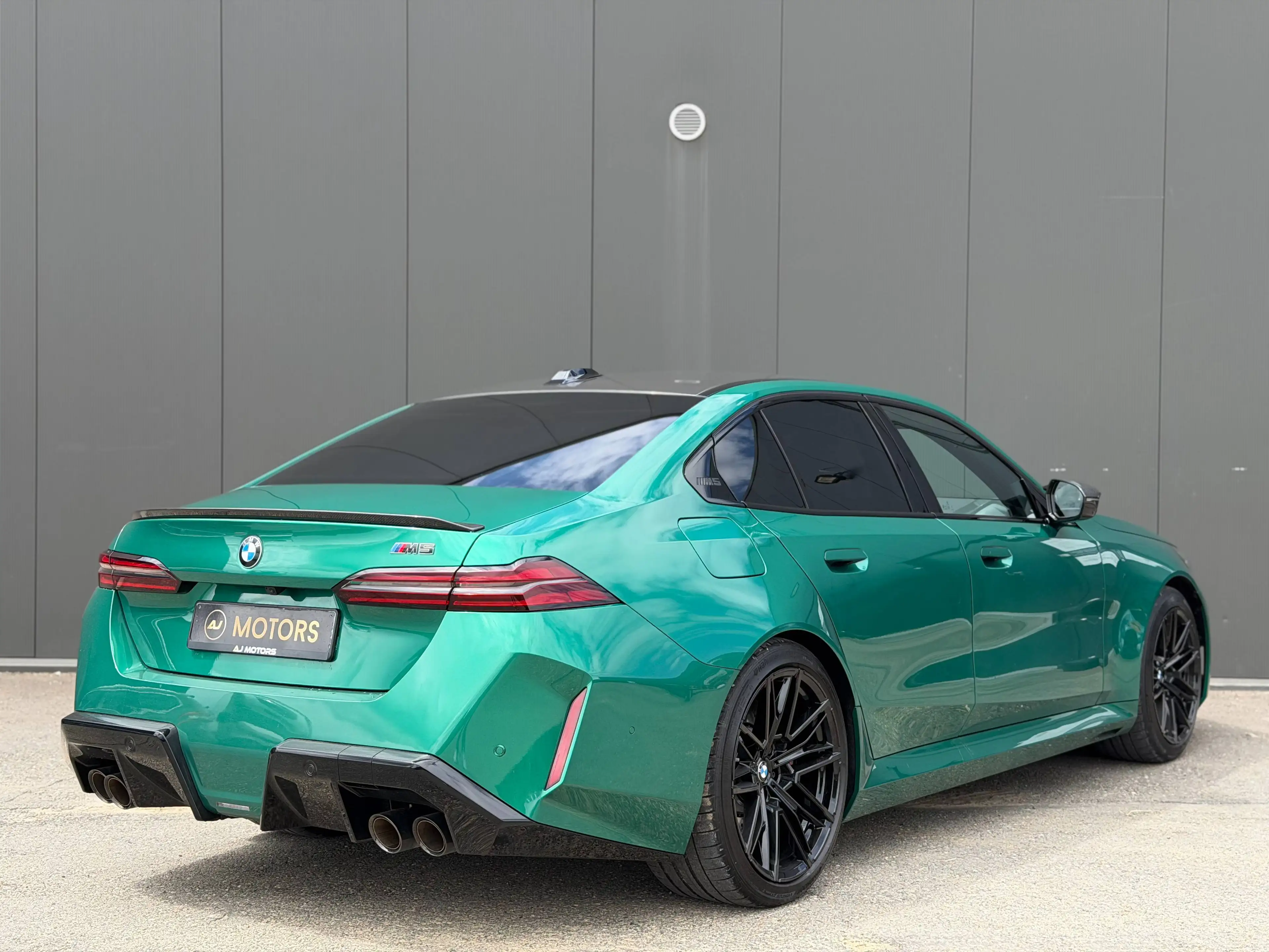 BMW M5 4.4 PHEV 727cv - Bowers - Carbone - 360 - TVA — photo 2