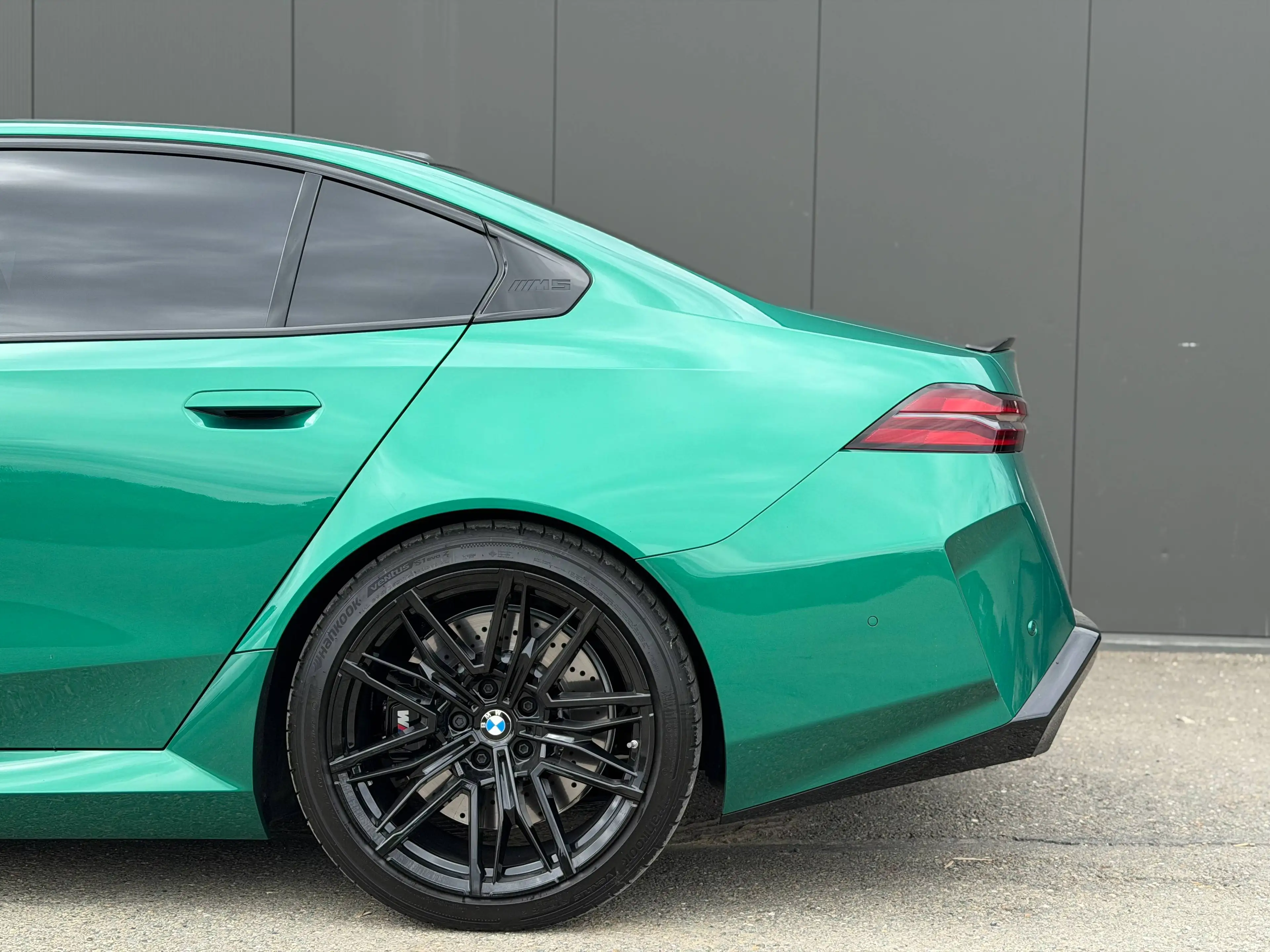 BMW M5 4.4 PHEV 727cv - Bowers - Carbone - 360 - TVA — photo 10
