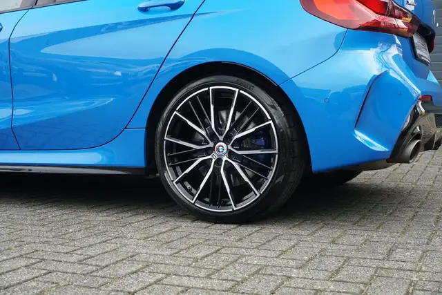 BMW 1 Series view 15