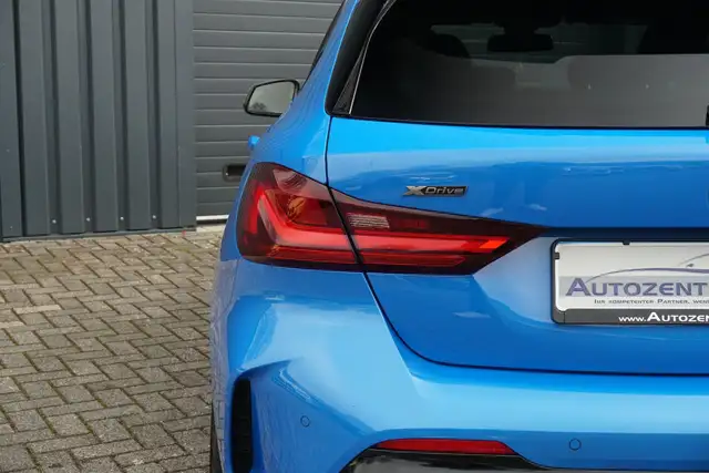 BMW 1 Series view 14