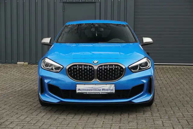 BMW 1 Series view 2
