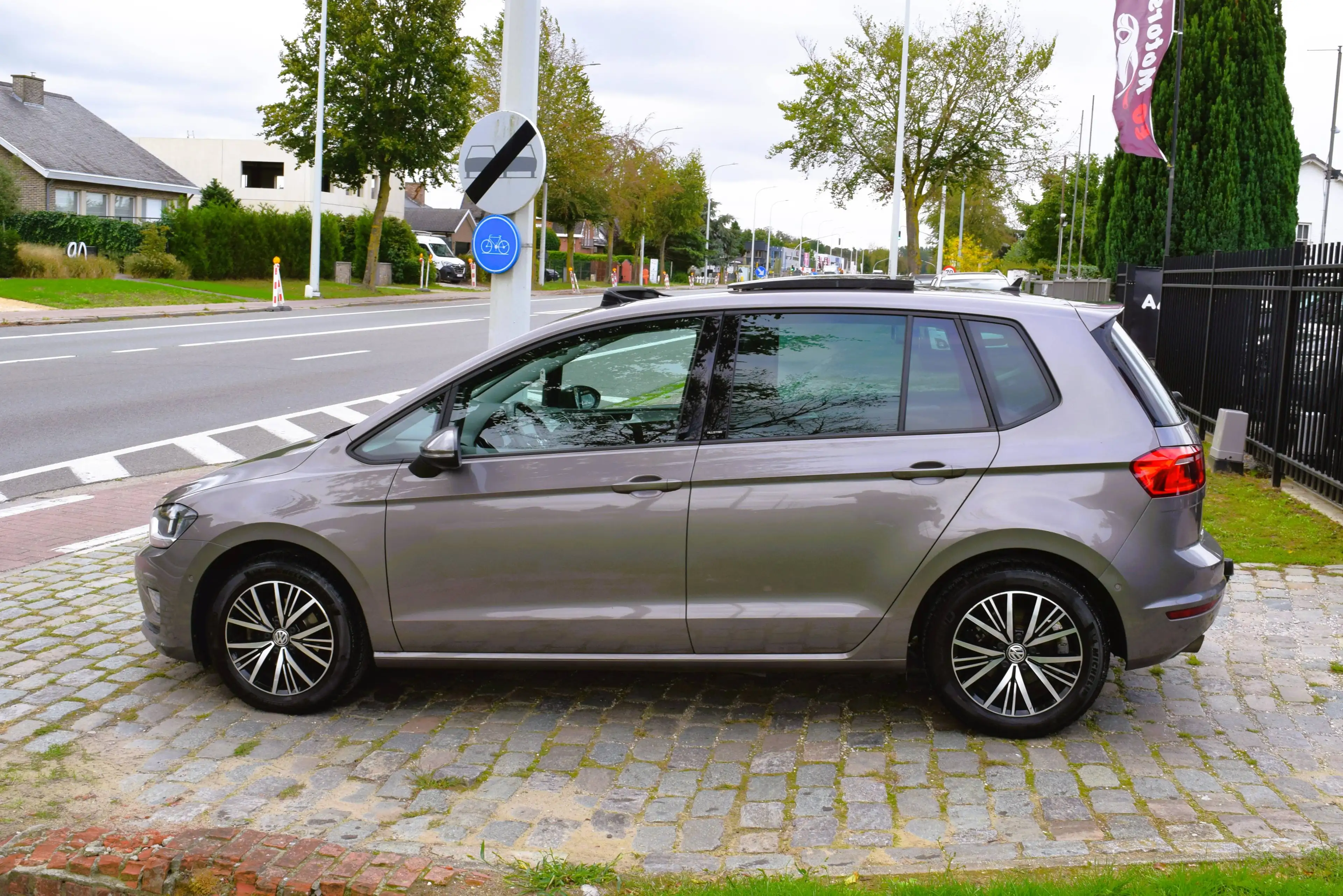 Volkswagen Golf Sportsvan 1.2TSI/Allstar/DSG/GPS/PANO/CAMERA/GARANTIE — photo 2