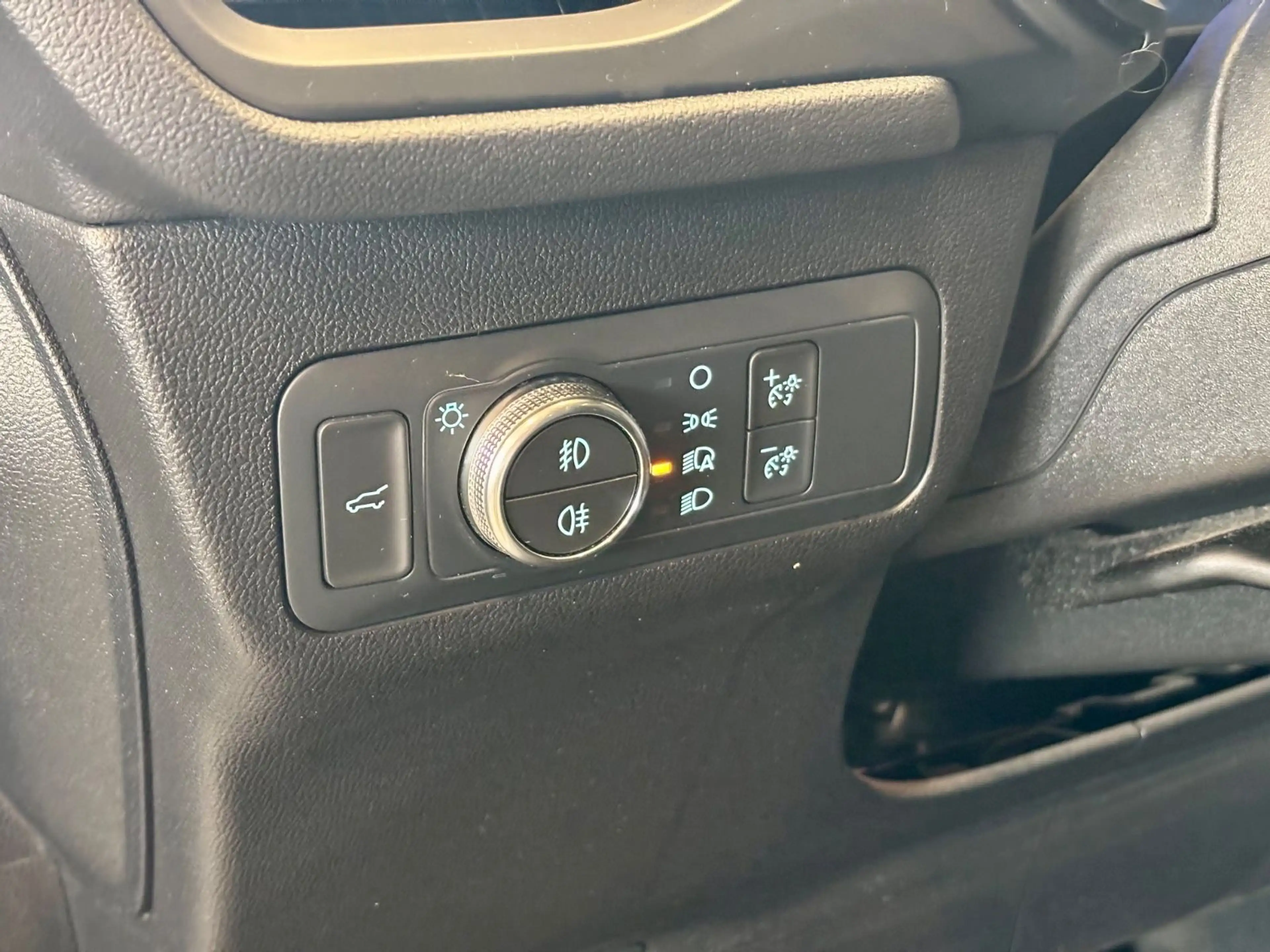 Ford Kuga 2.0 EcoBlue Hybrid ST-Line X — photo 14