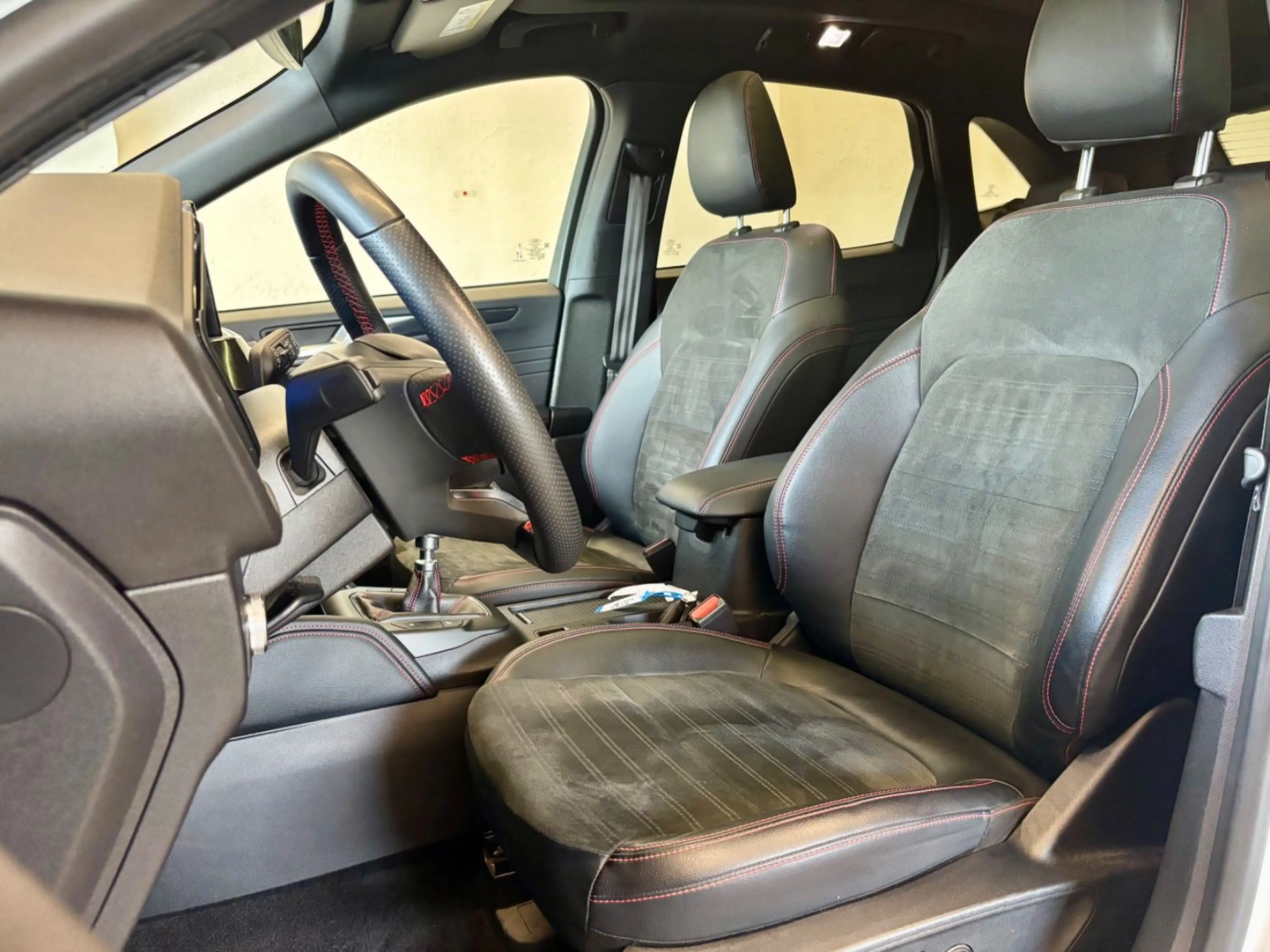 Ford Kuga 2.0 EcoBlue Hybrid ST-Line X — photo 13