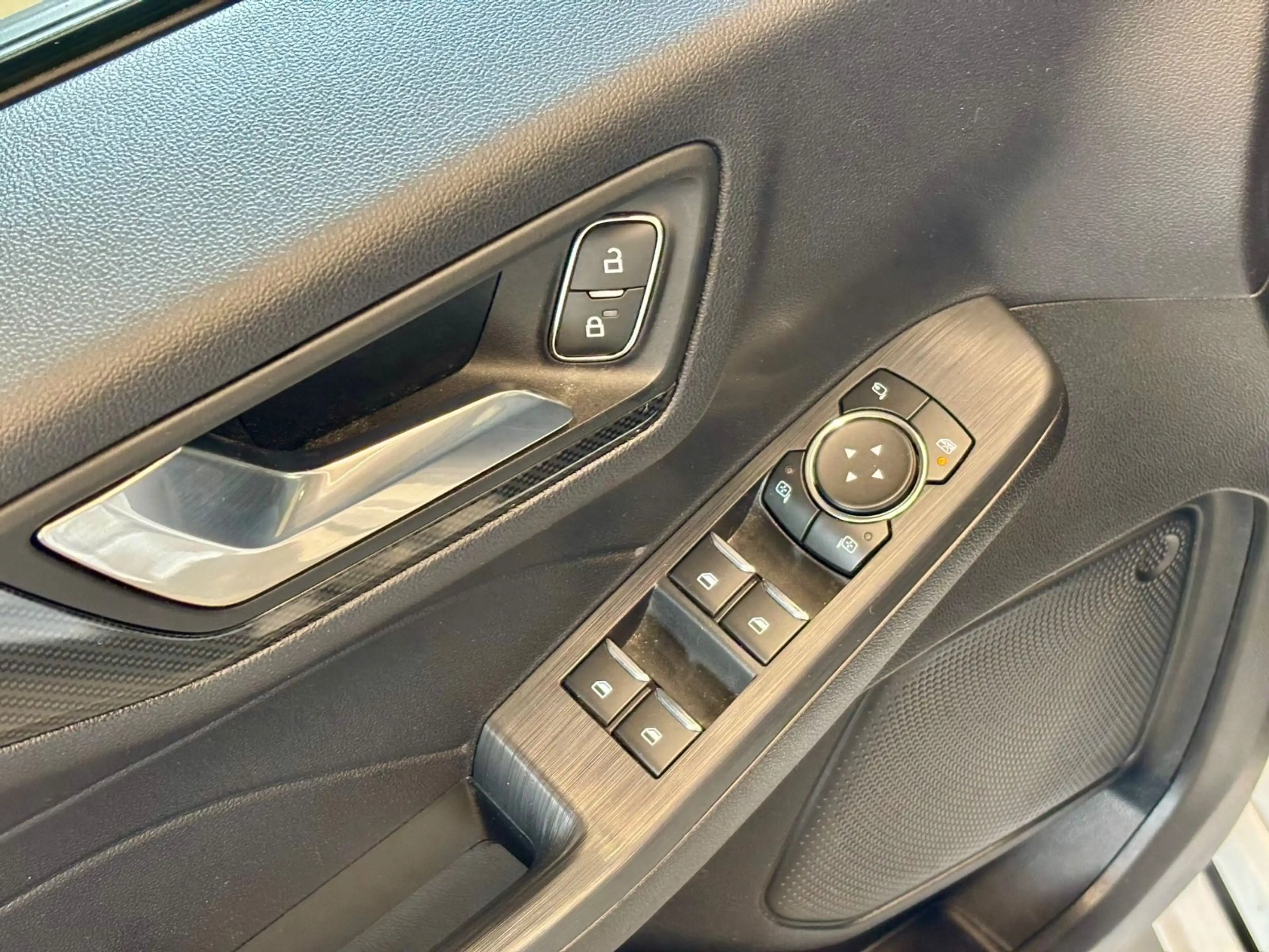 Ford Kuga 2.0 EcoBlue Hybrid ST-Line X — photo 11