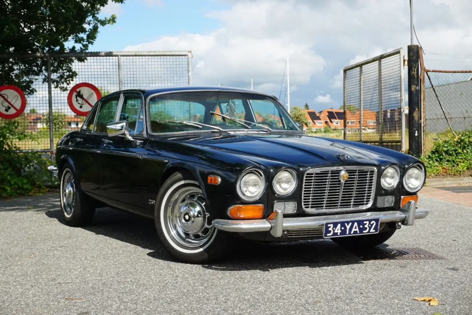 Jaguar XJ 4.2 Automaat Schwarz - 1