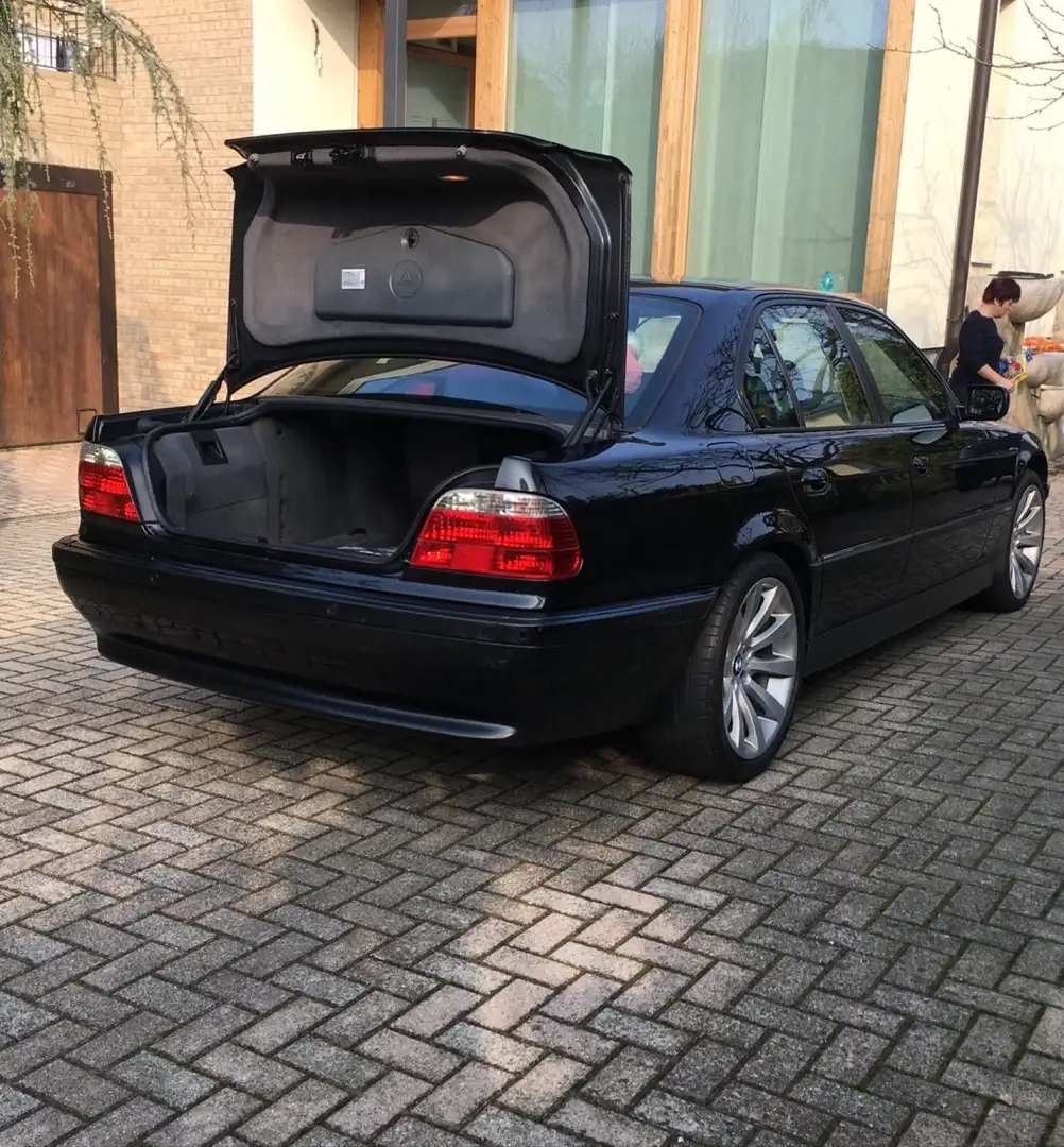 BMW 750 750iA Чорний - 2