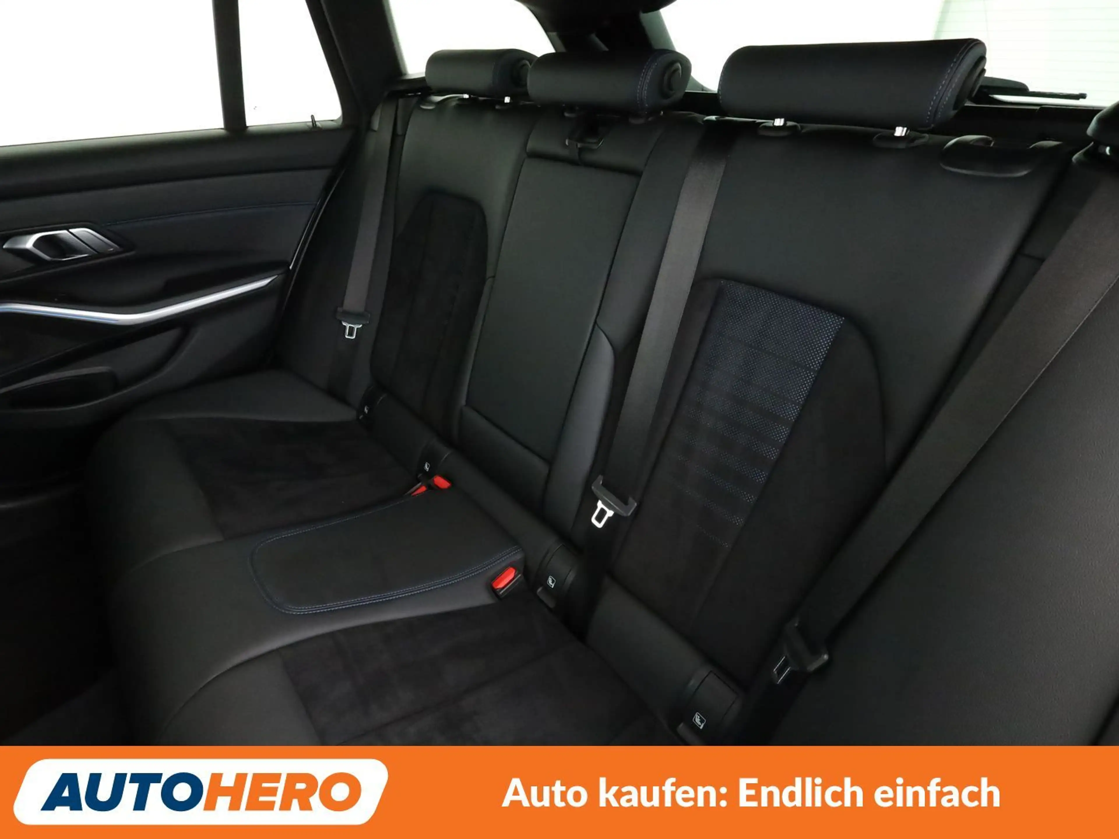 BMW 320 320i M Sport — photo 14