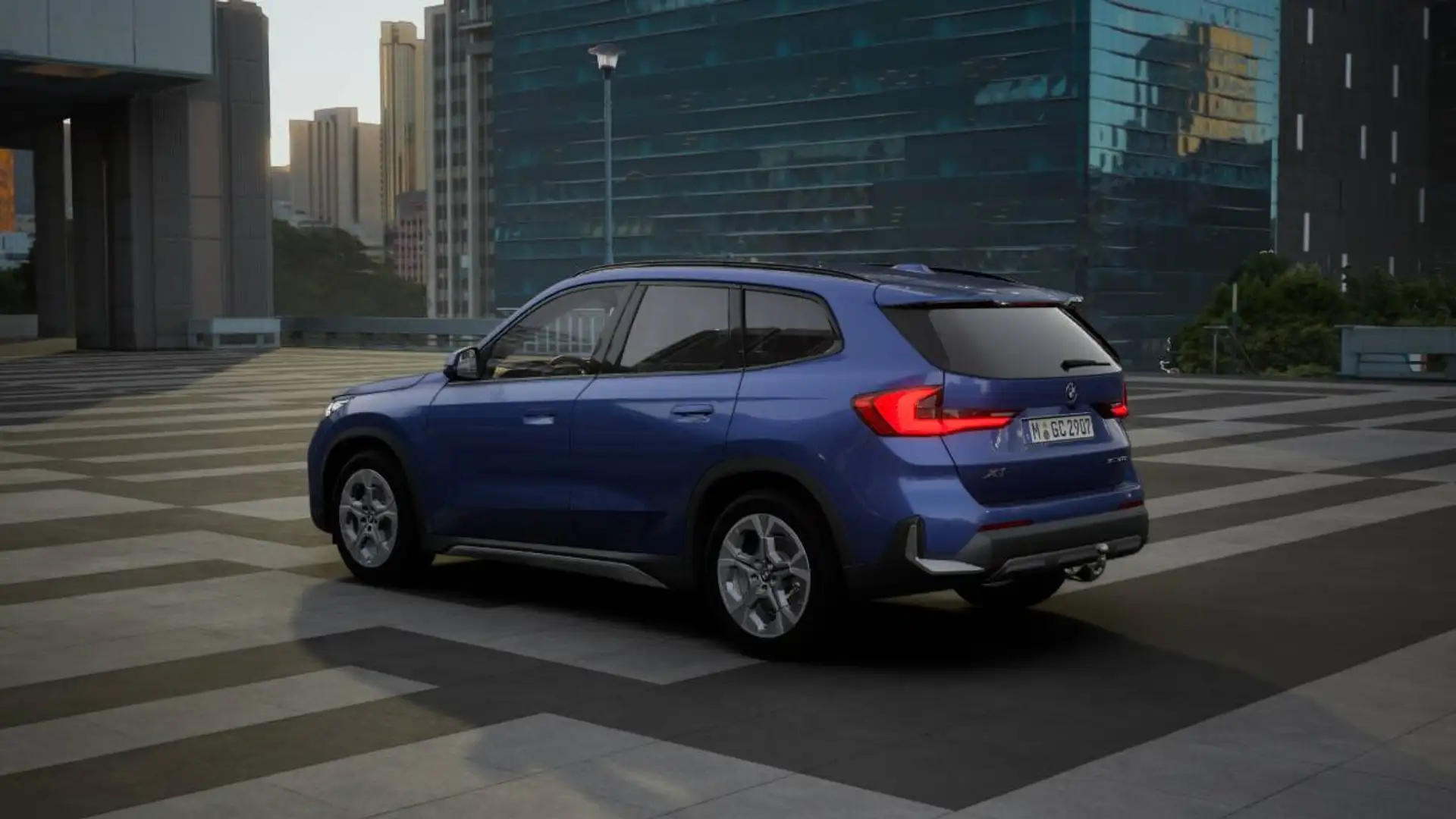 BMW X1 sDrive20d xLine ACC SpurAss AHK HiFi Navi RFK Bleu - 2