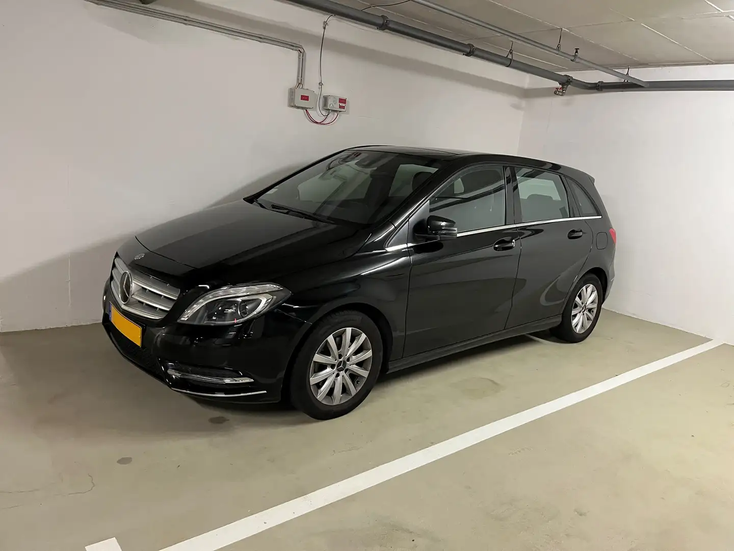 Mercedes-Benz B 200 B 200 (BlueEFFICIENCY) Noir - 1