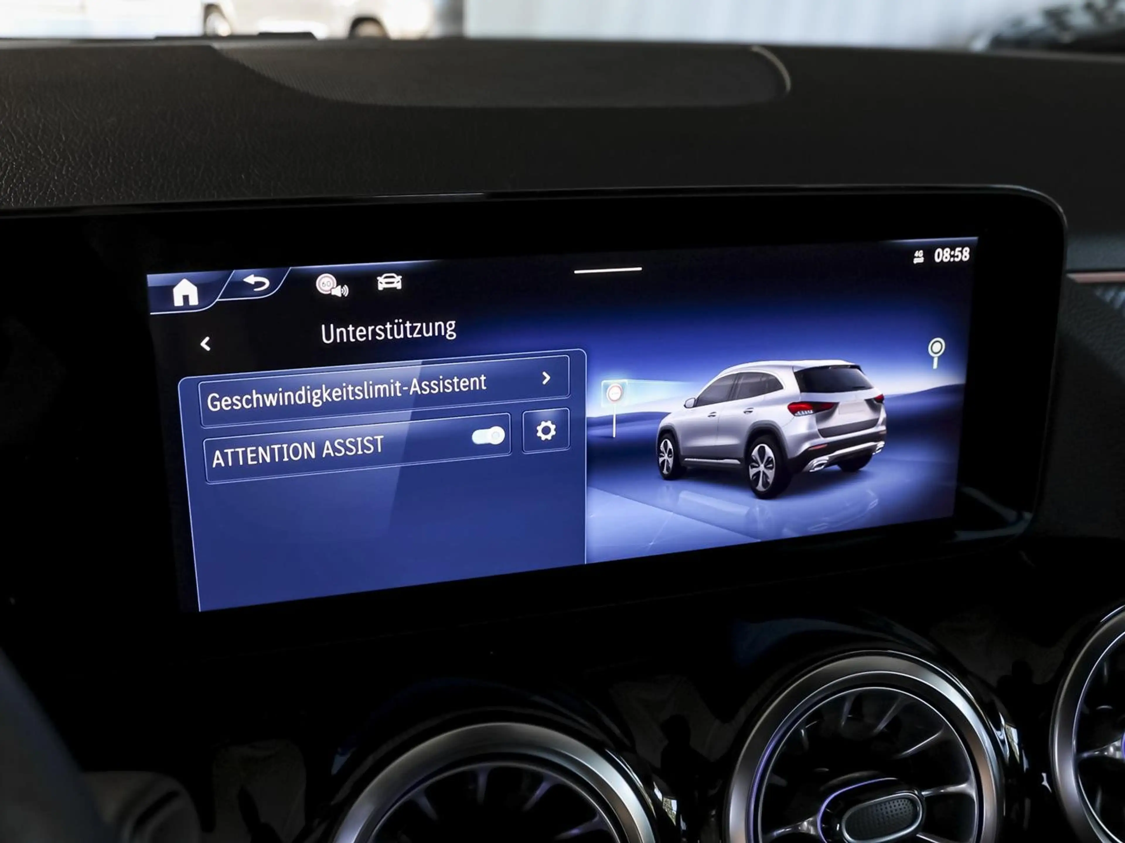 Mercedes-Benz GLA 200 AMG-Advanced Keyless-Go Rückfahrkamera — photo 14
