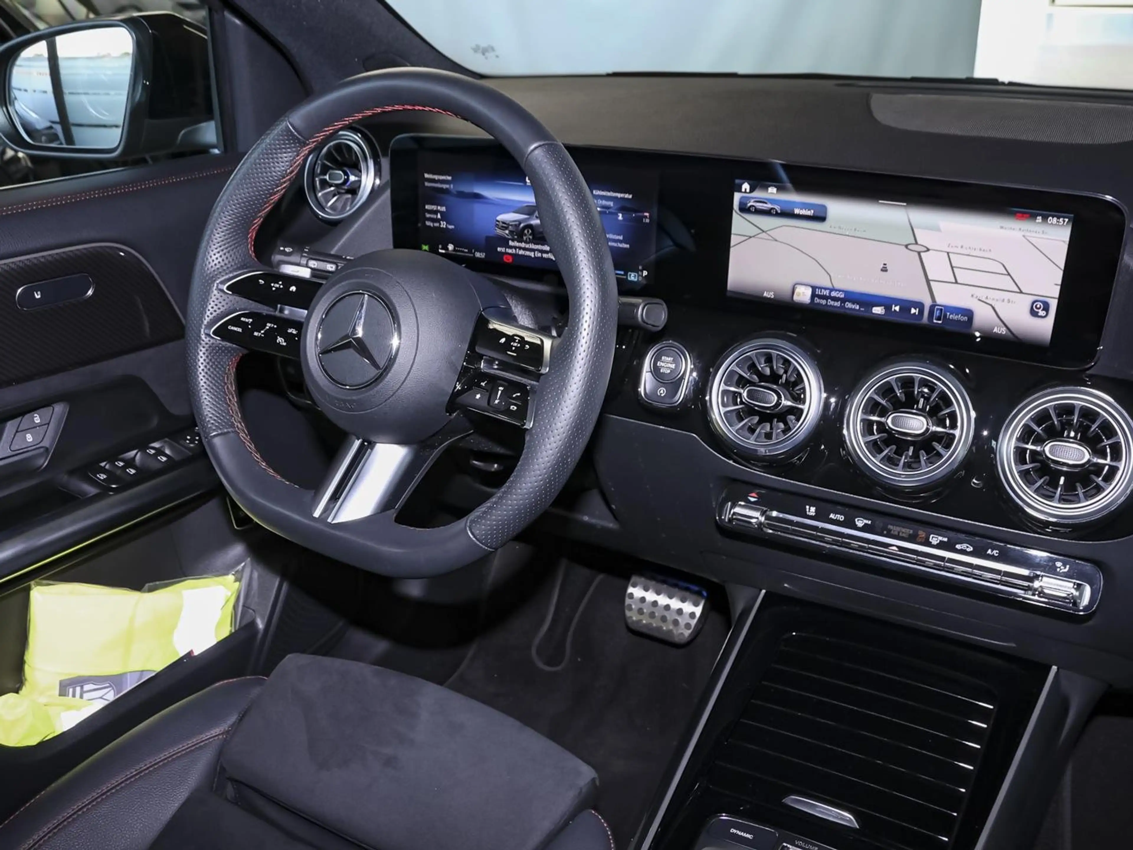 Mercedes-Benz GLA 200 AMG-Advanced Keyless-Go Rückfahrkamera — photo 7