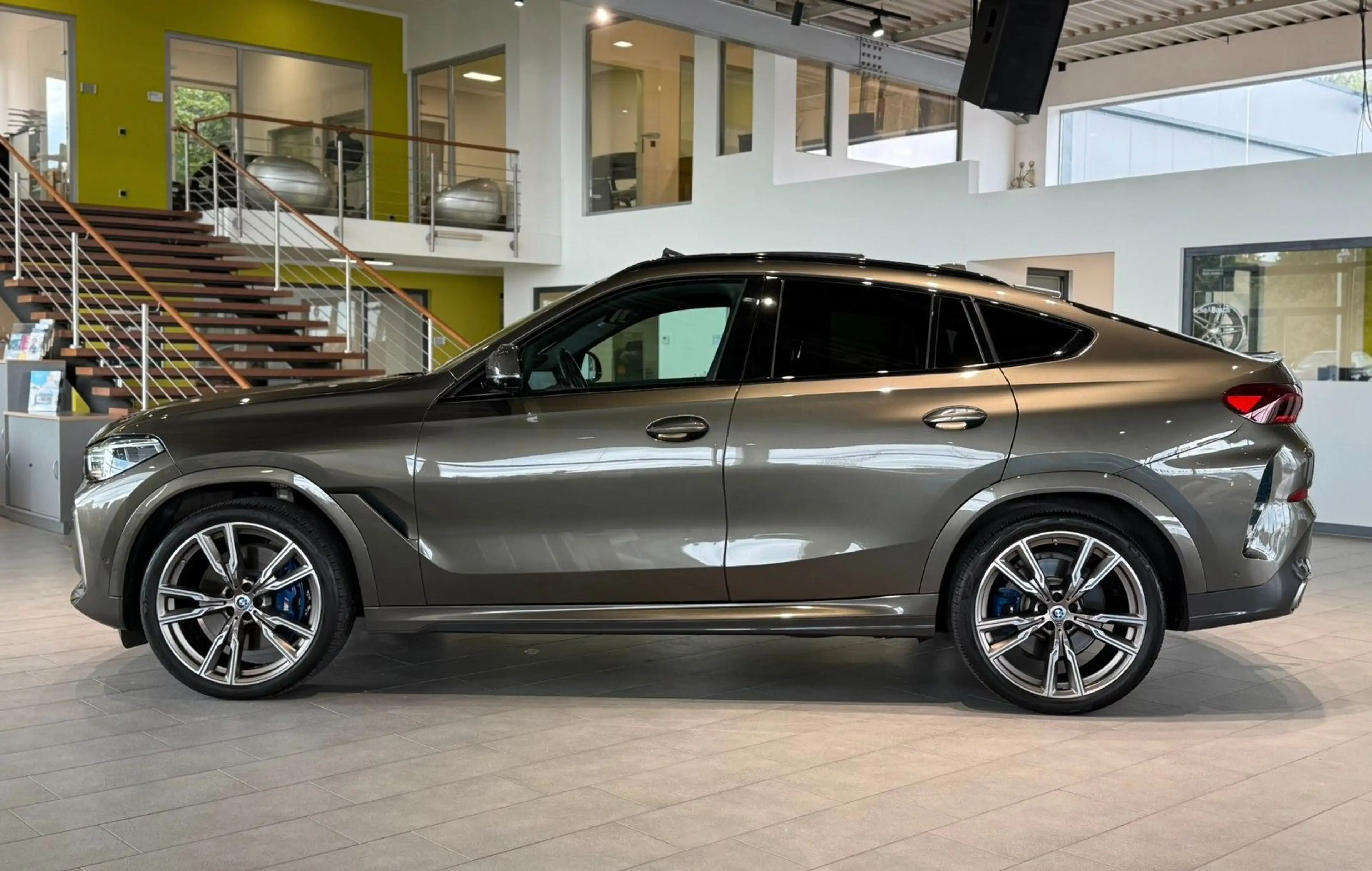 BMW X6 M50 i*Ambiente*Pano.*AHK*HUD*360°*H/K* — photo 3