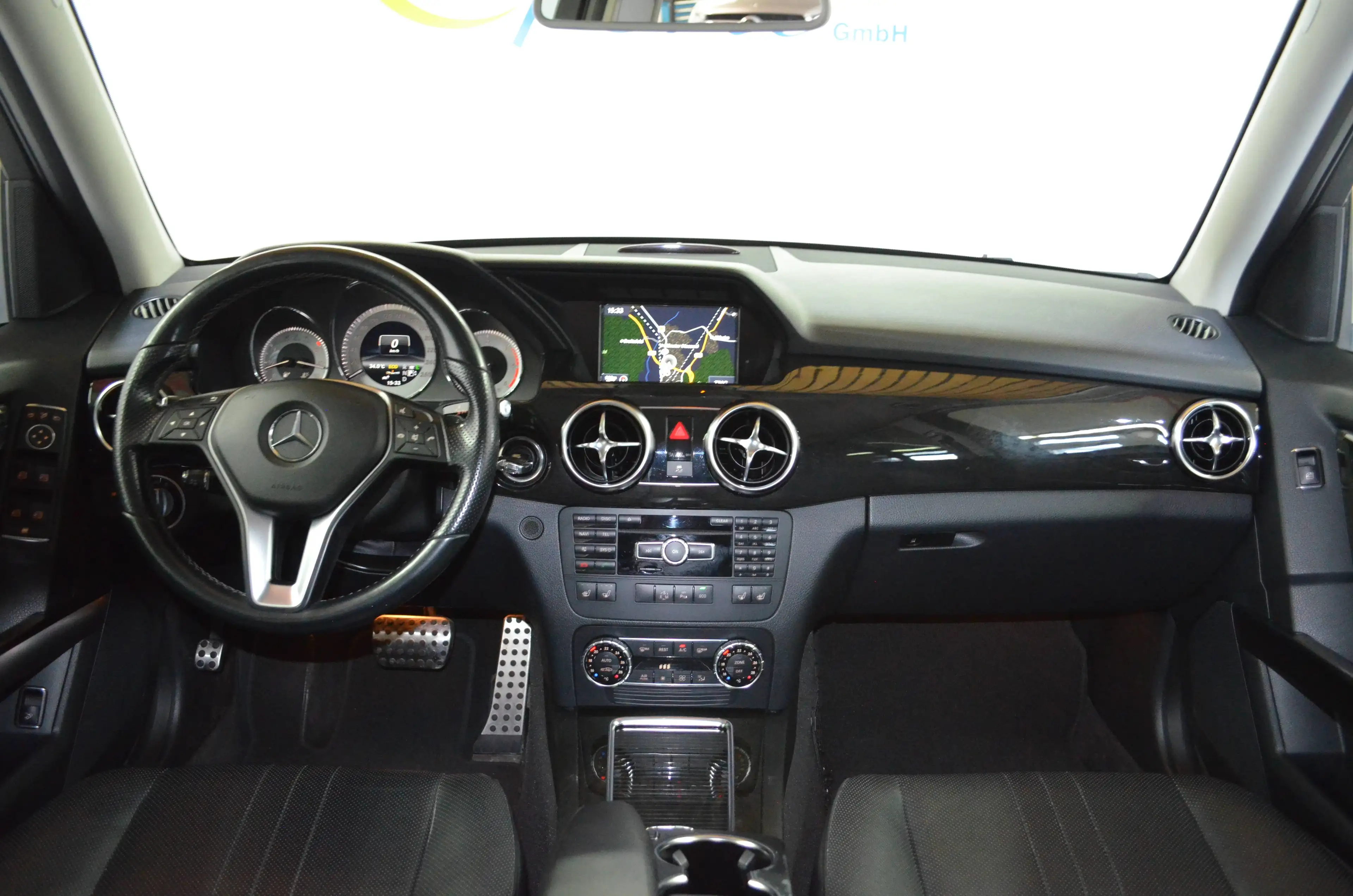 Mercedes-Benz GLK 350 CDI 7G 4M AMG-LINE"LEDER"SITZLLM"KAMERA"DISTR+"AMBIENTE — photo 6