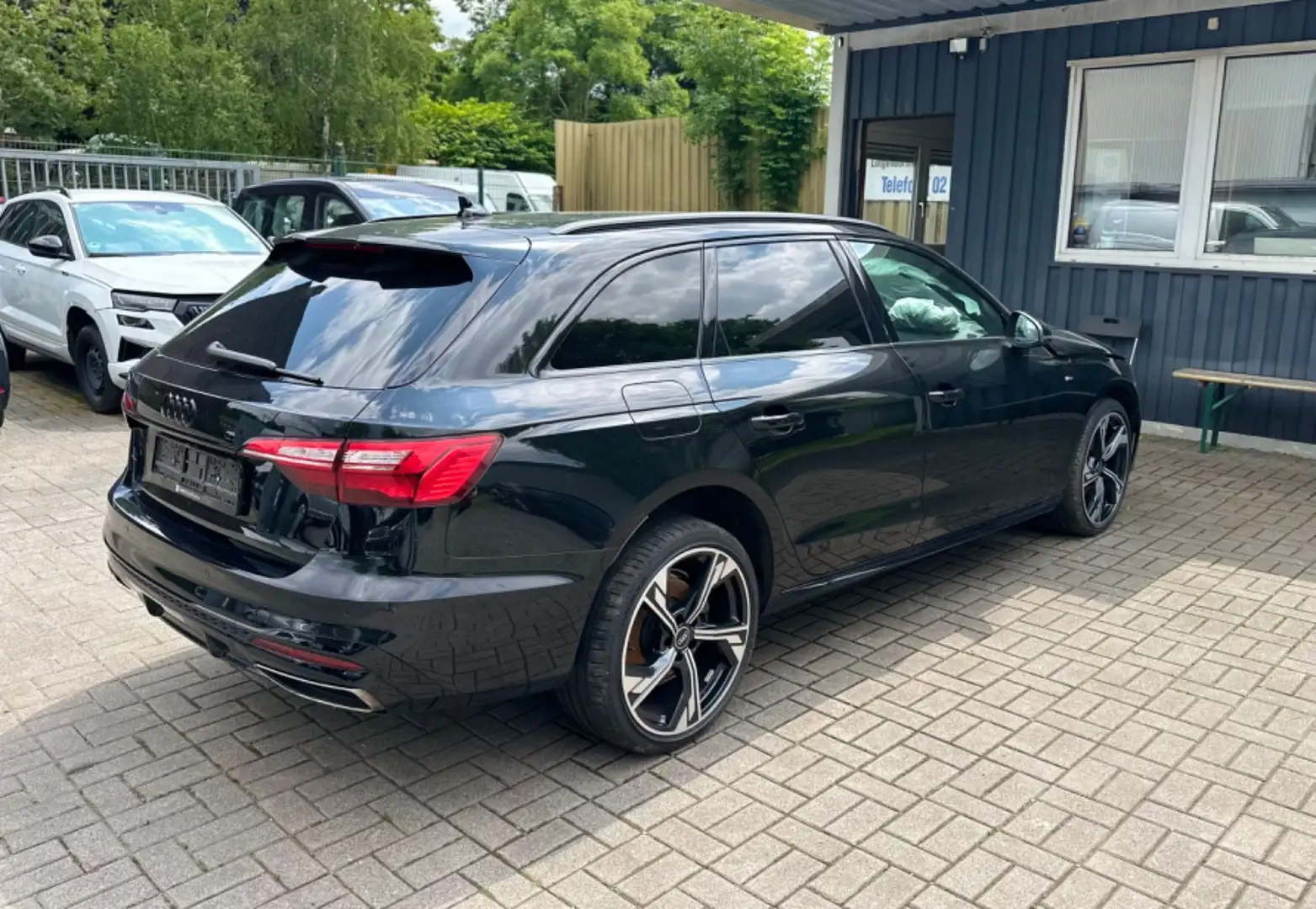 Audi A4 Avant 35 TDI S line * Competition Edition * Schwarz - 1