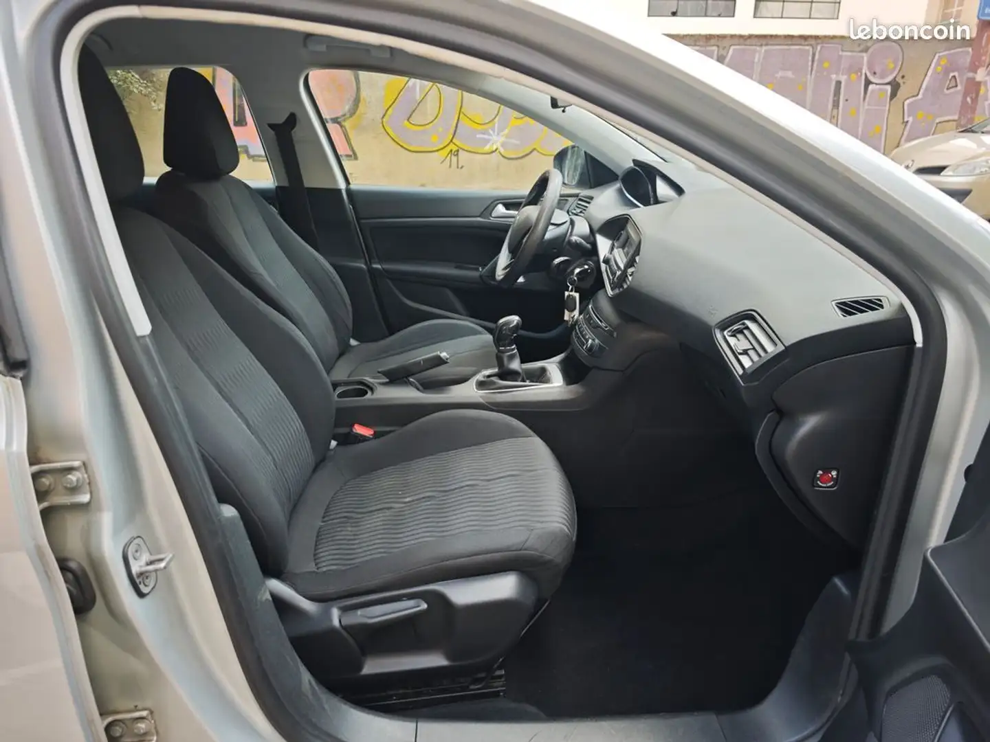 Peugeot 308 1.6 BlueHDi 100ch Style S&S Gris - 2