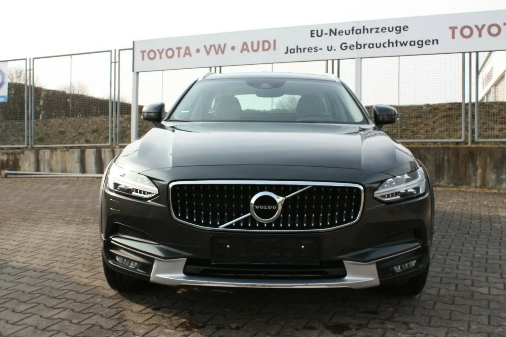 Volvo V90 Cross Country Pro AWD Allrad Szürke - 2