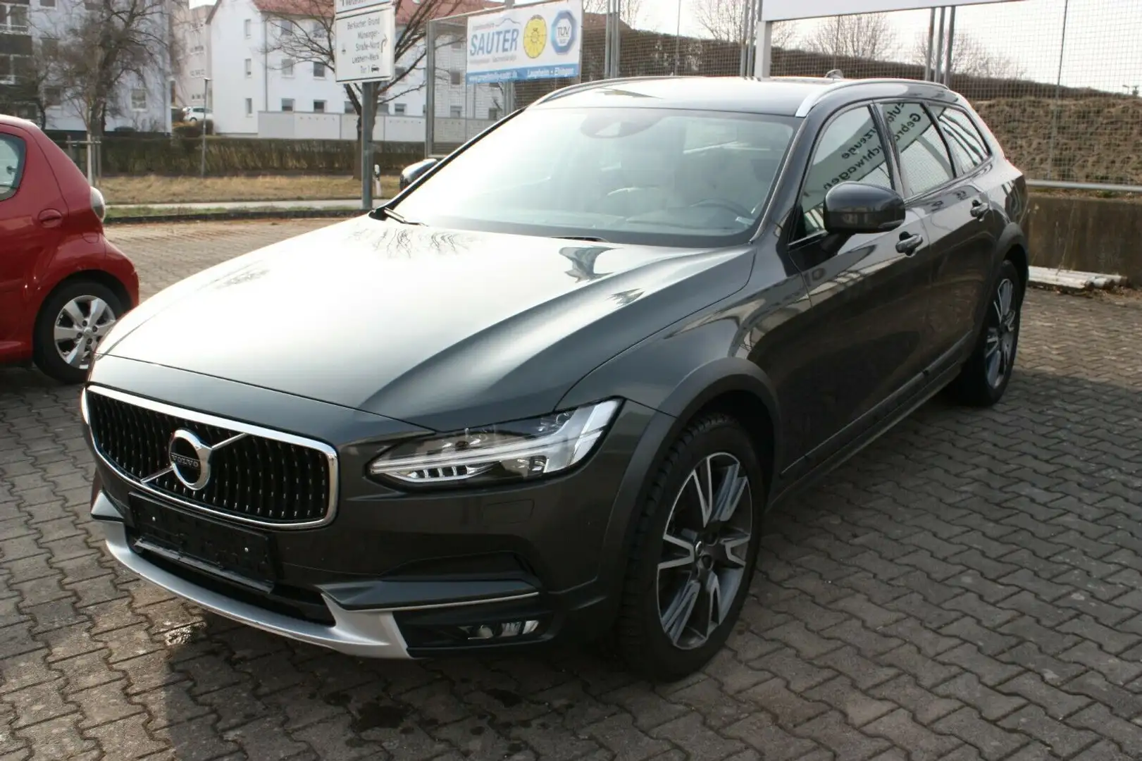 Volvo V90 Cross Country Pro AWD Allrad Grau - 1