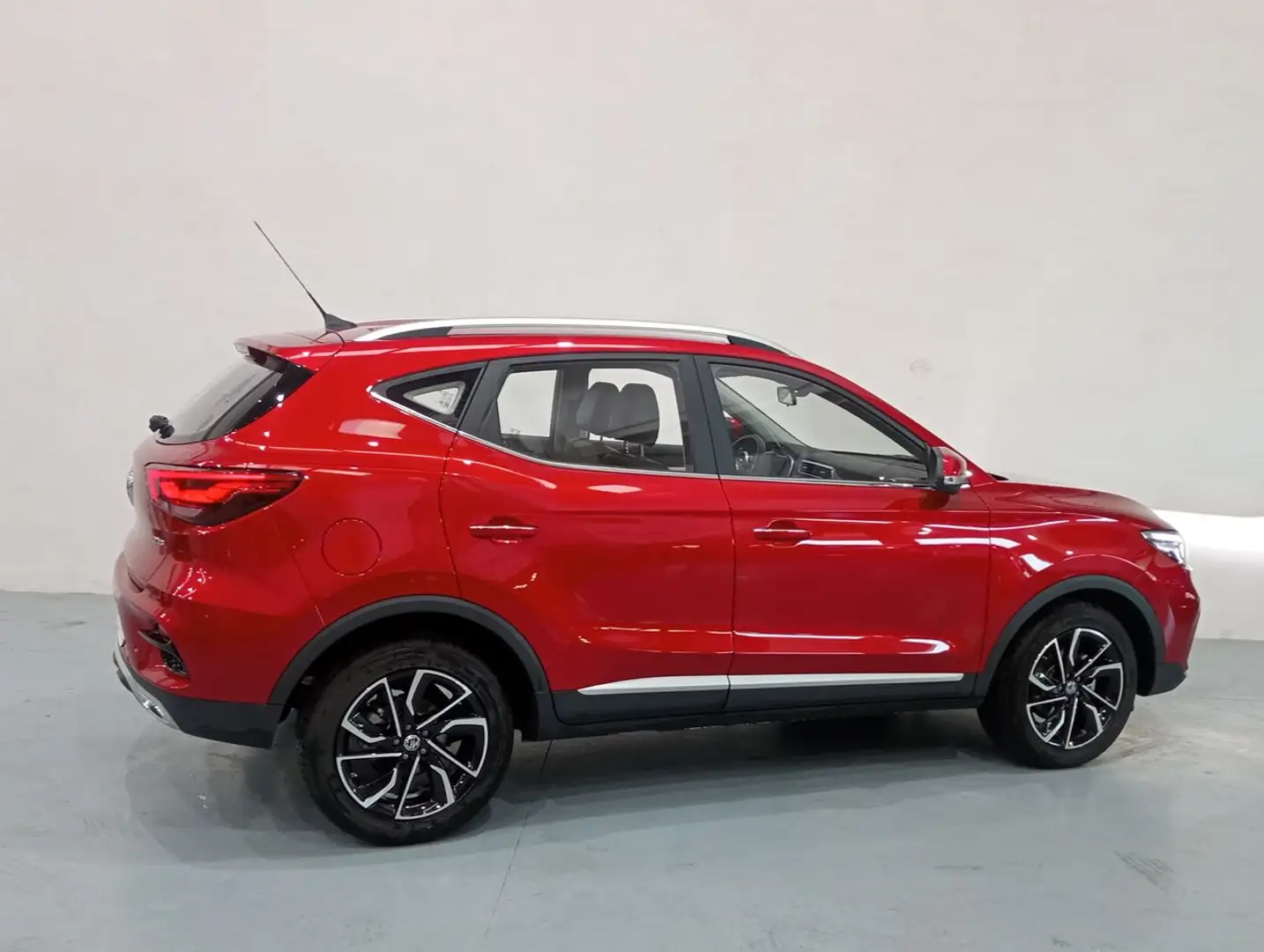 MG ZS Luxury Rosso - 2