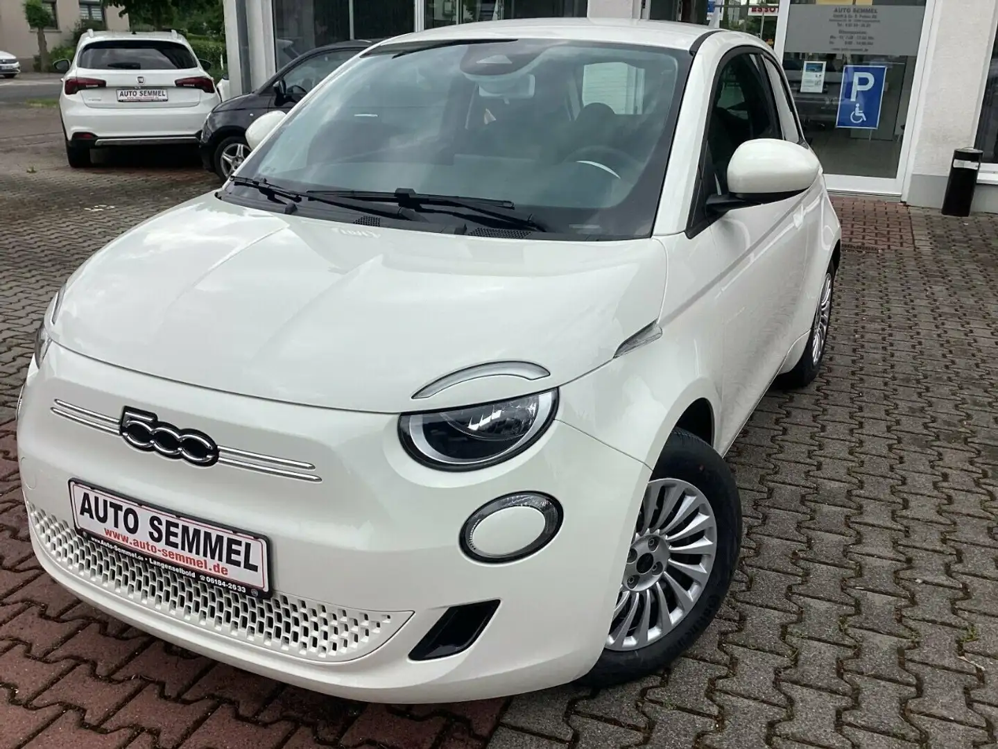 Fiat 500e 42kWh 118PS Bílá - 2