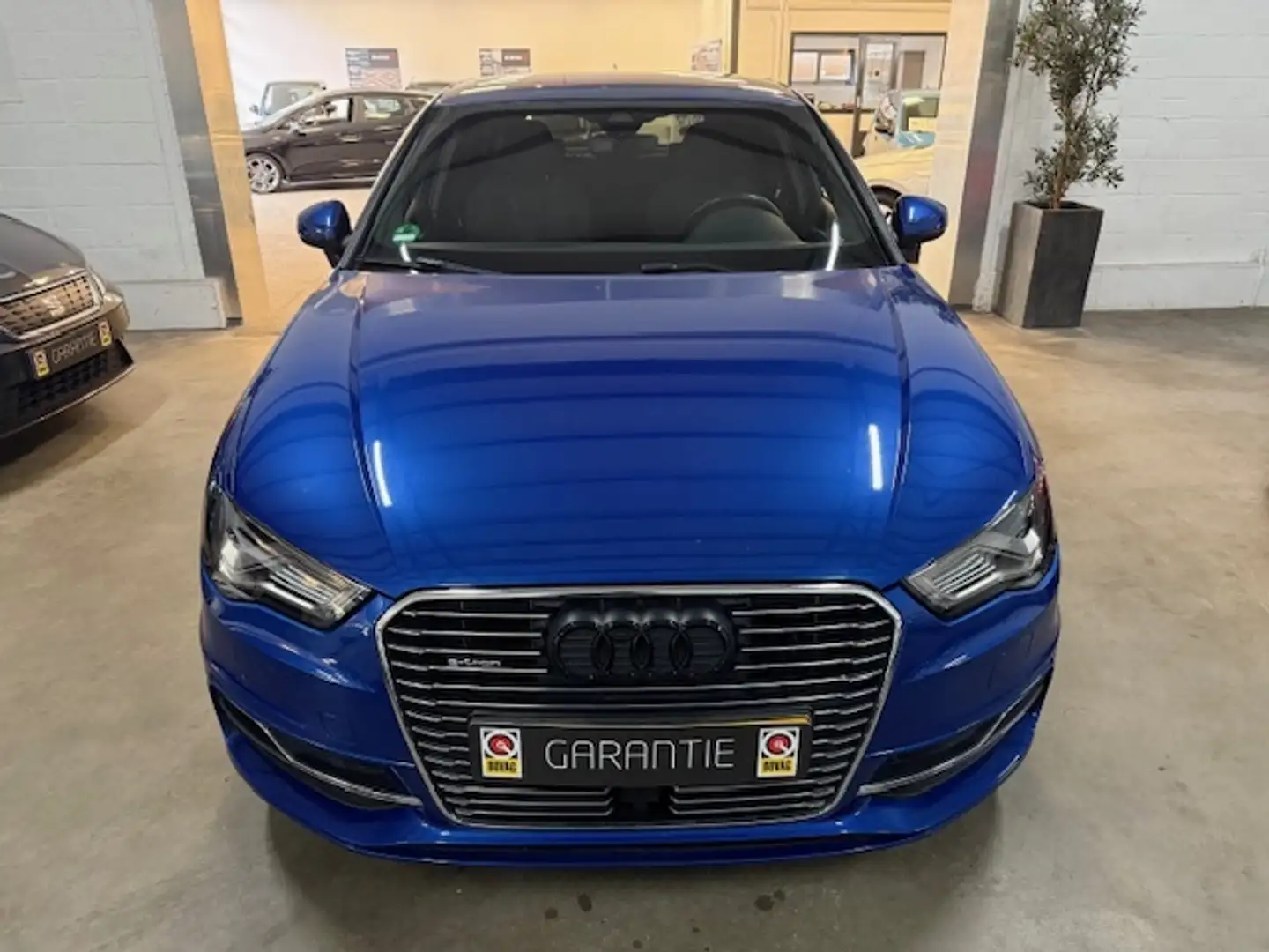 Audi A3 Sportback 1.4 e-tron Amb. PL+ Blauw - 2
