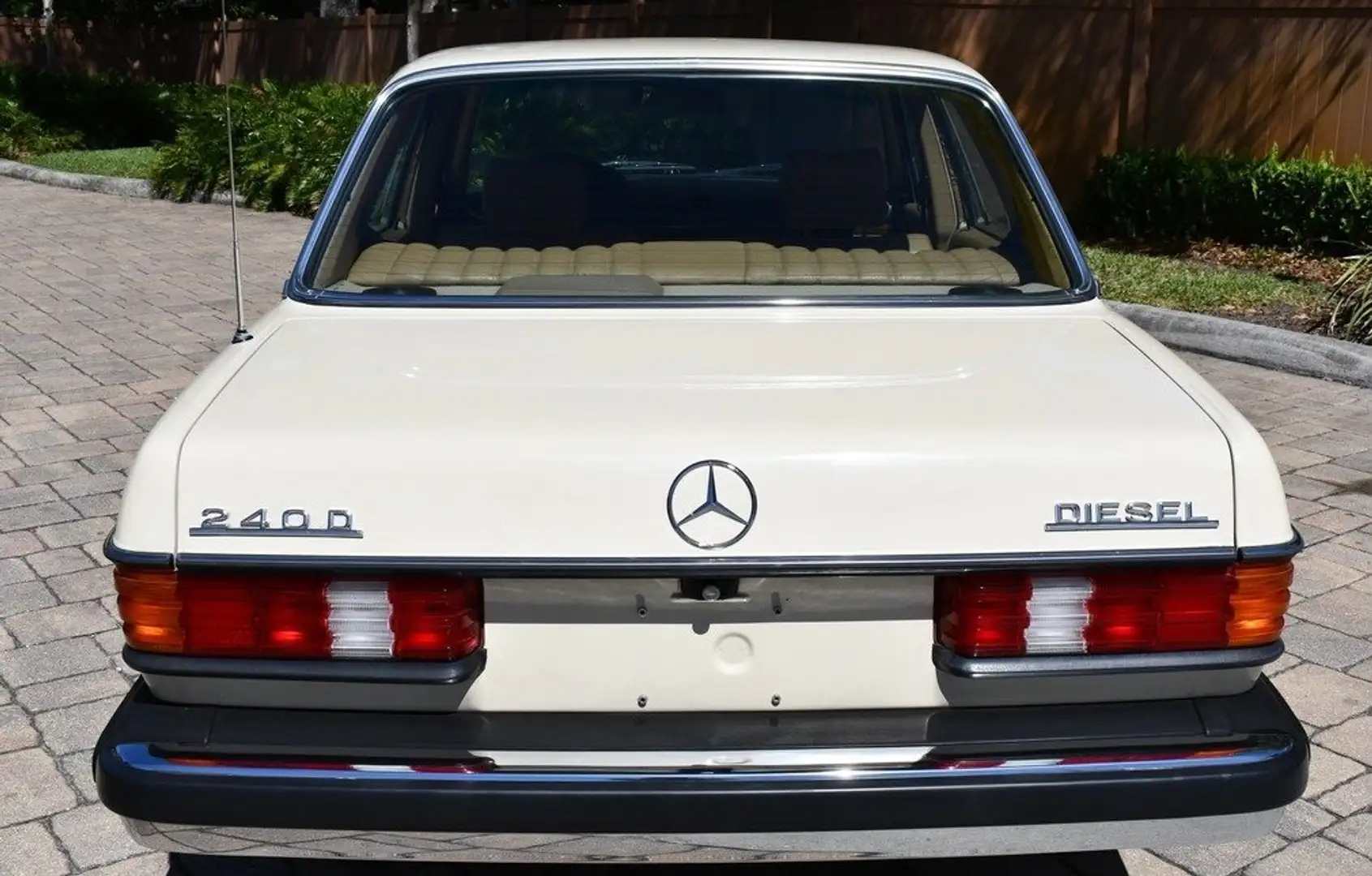 Mercedes-Benz 240 240 D Beige - 2