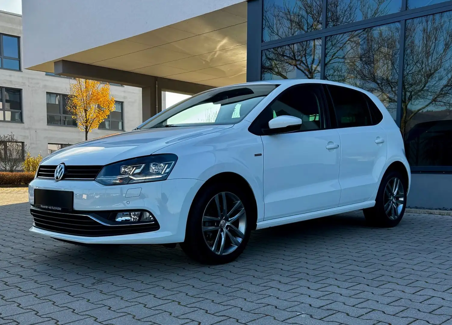Volkswagen Polo Lounge 1.2TSI*NAVI*PDC*LED*KLIMA*TEL*TEMP* Weiß - 1
