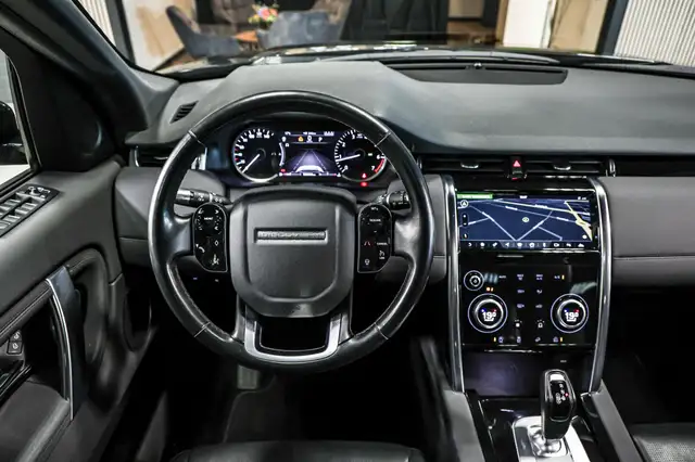 Land Rover Discovery Sport view 23