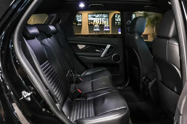 Land Rover Discovery Sport view 21